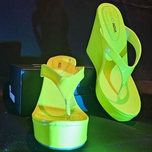 Size 9 Highlighter YELLOW Wedge thong Sandals